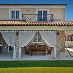Villa Casa Nona Anica By Guide *
