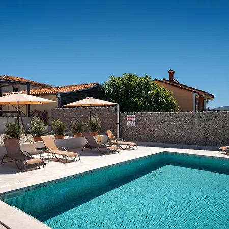 Casa Nona Anica By Guide *